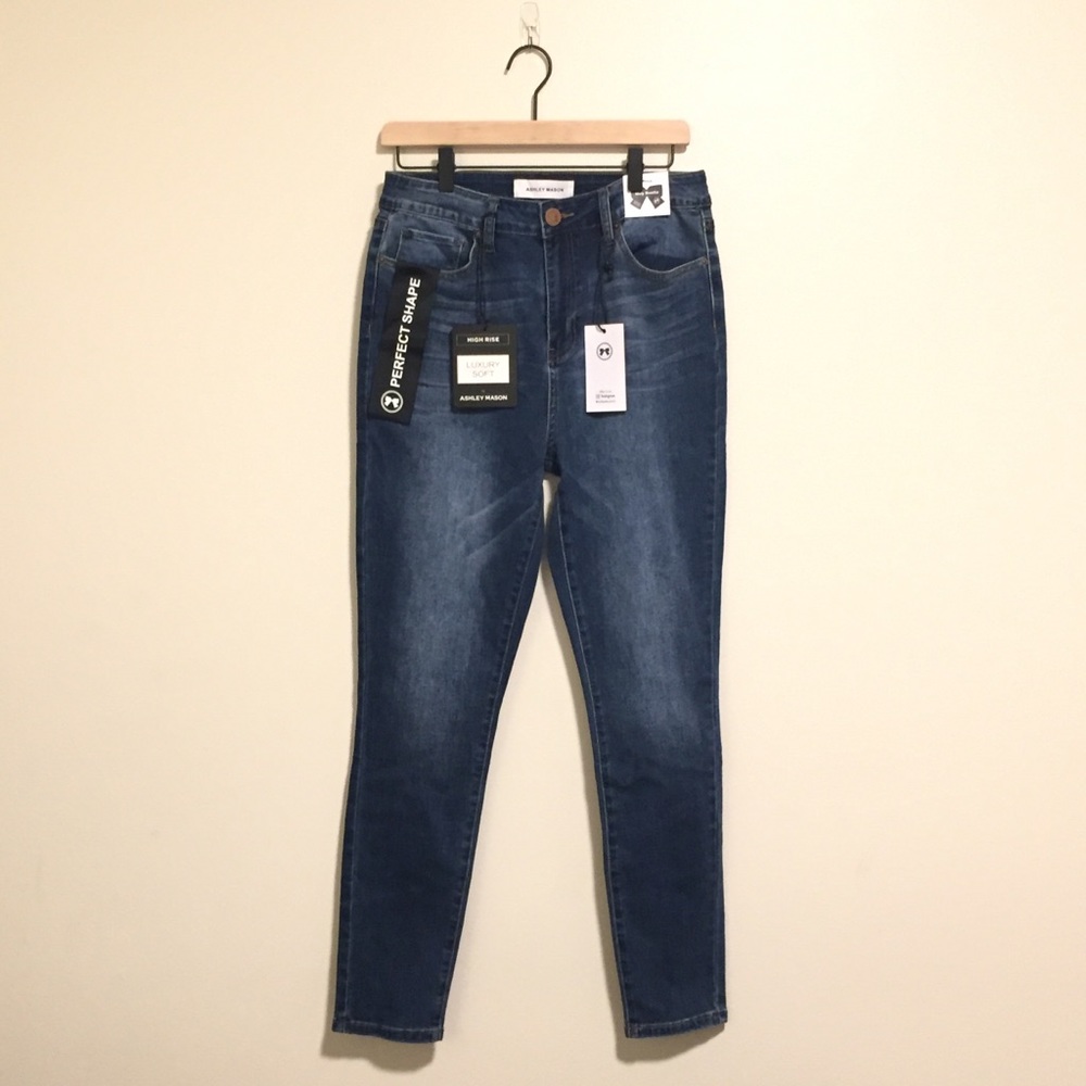 NWT Ashley Mason Super High Rise Skinny Jeans 15